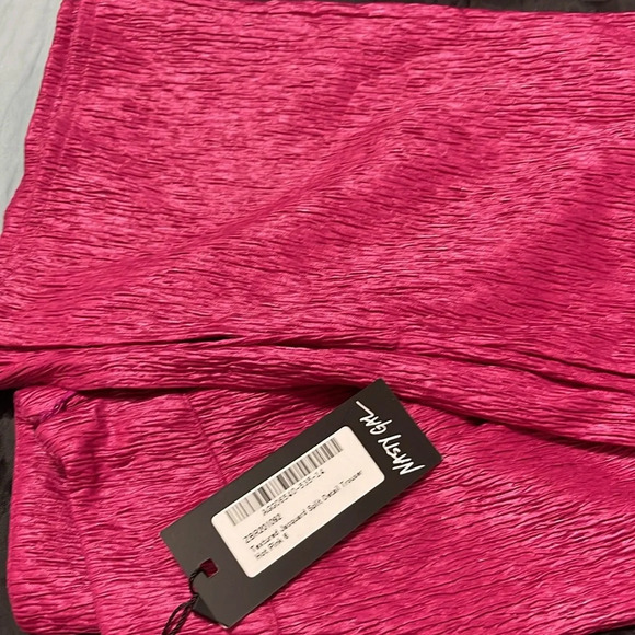 NWT Nasty Gal Textured Jacquard Split Detail Trouser in Hot Pink. Size 2 US. NWT - Picture 2 of 5